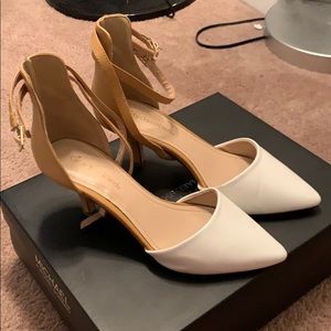 Women’s size 8.5 small heeled shoes